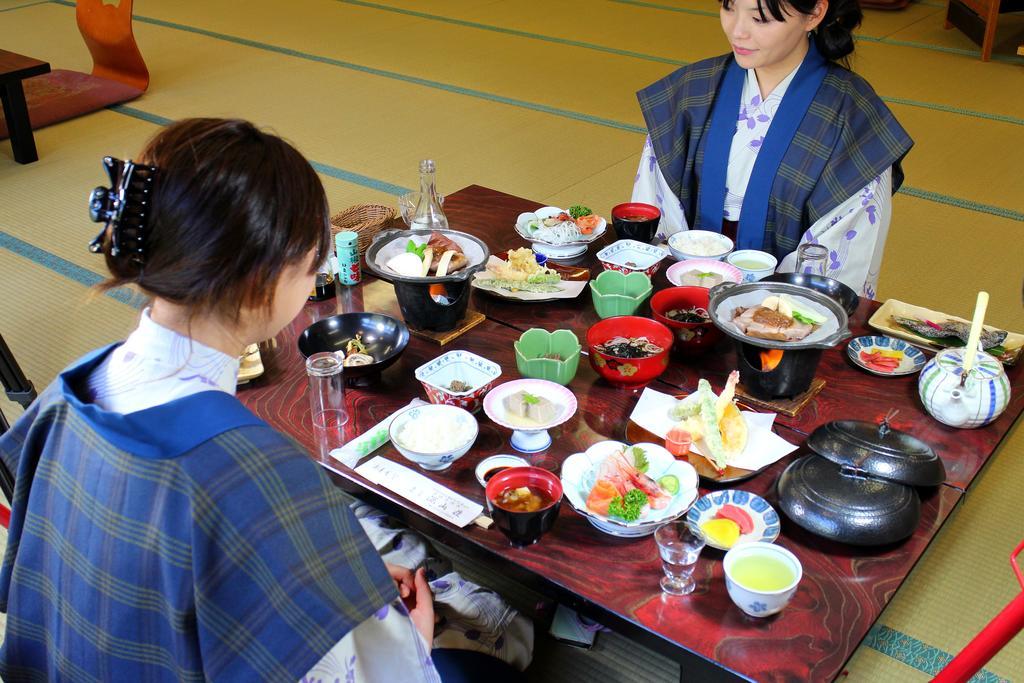 ชินซันโซะ Hotel ทาคายาม่า ภายนอก รูปภาพ
